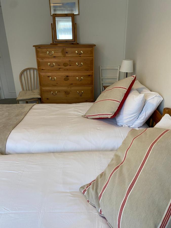 Trafalgar, Lovely Ground Floor Flat With Outside Patio Garden, Minutes Walk To Seafront Seaview Zewnętrze zdjęcie